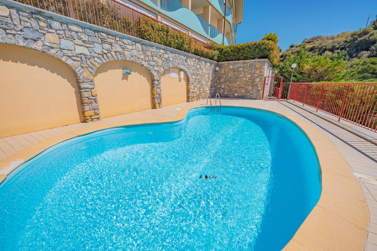 Appartamento Incantevole Con Piscina Vallecrosia Exterior foto