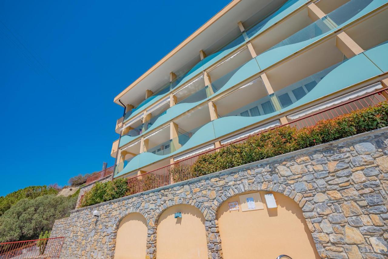 Appartamento Incantevole Con Piscina Vallecrosia Exterior foto